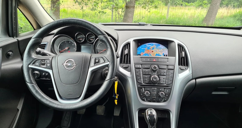 Opel Astra cena 28999 przebieg: 189000, rok produkcji 2014 z Kraków małe 191